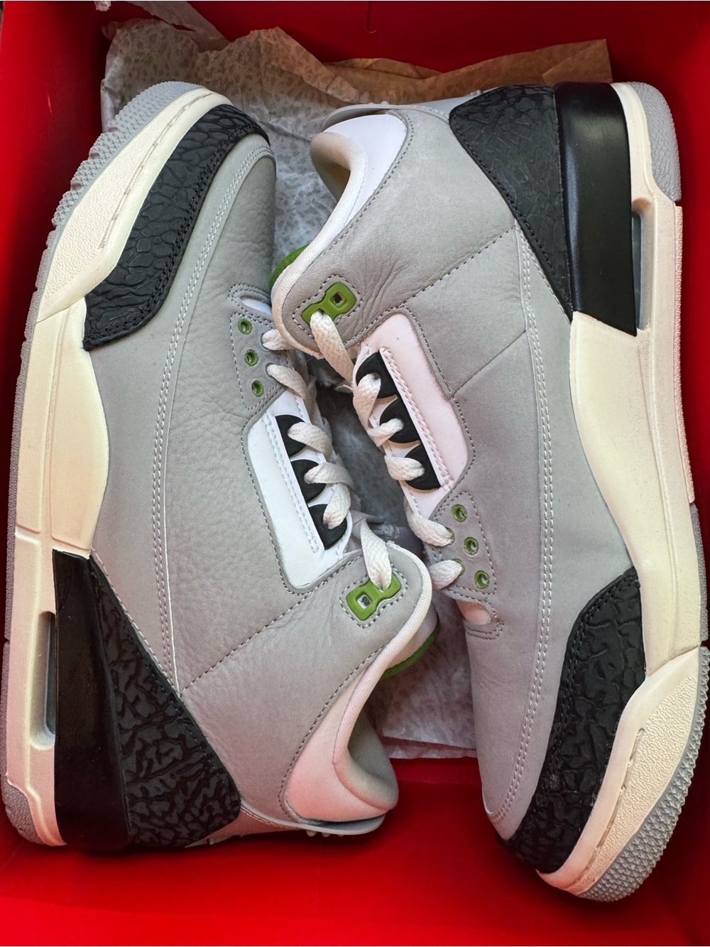 Jordan 3 Retro Chlorophyll - Picture 6 of 8